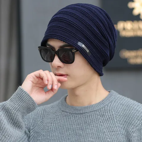 Bonnet Tricoté Chaud d'Hiver Unisexe Doublé en Polaire Calotte Épaisse Avec Logo Métallique Chapeau d'Extérieur pour Hommes Femmes