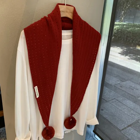 Bufanda de Lana Casual para Mujer Moda Calada Chal Triangular Pom Pom Invierno Caliente Envoltura de Cuello Elegante Accesorios Diarios