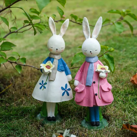 Resin Easter Bunny Figurine European Style Rabbit Holding Flower Statue Creative Desktop Workplace Home Ornament Gift