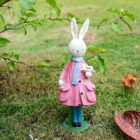 Resin Easter Bunny Figurine European Style Rabbit Holding Flower Statue Creative Desktop Workplace Home Ornament Gift