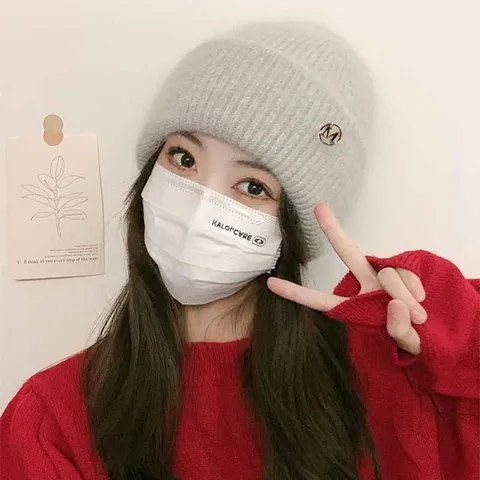 Dames Winter Warm Gebreide Muts Verdikte Fleece Voering Effen Kleur Casual Ski Muts Met Metalen Letter M