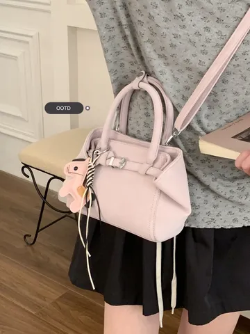 Bolso Tote de Cuero PU de Moda para Mujer Bolso Pequeño de Asa Superior con Colgante Lindo Estilo Urbano Minimalista