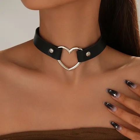 Punk PU Leather Choker Necklace For Women Gothic Alloy Heart Ring Pendant Collar Neckband Adjustable Fashion Jewelry Accessories