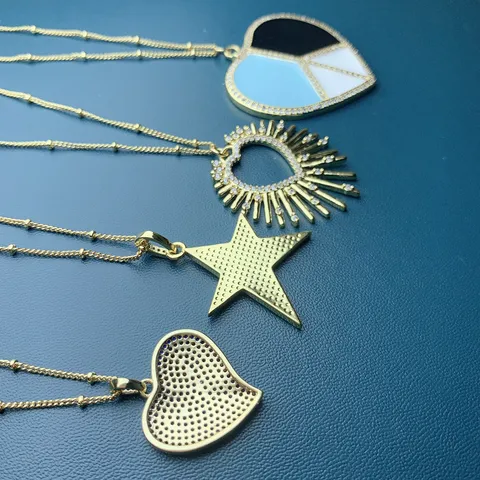 European And American Copper Zirconia Heart Pendant Necklace Fashion Simple Ladies Jewelry Gold Plated Micro-inlaid Necklace