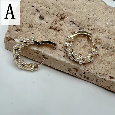 Gold Plated Copper Twisted Hoop Heart Earrings With Artificial Pearl Niche Design Fashion Jewelry For Women Daily Party