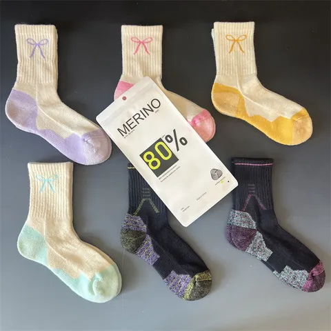 Women Merino Wool Blend Crew Socks Thickened Terry Warm Slouch Socks Colorful Embroidered Bowknot Winter Outdoor Athletic Socks