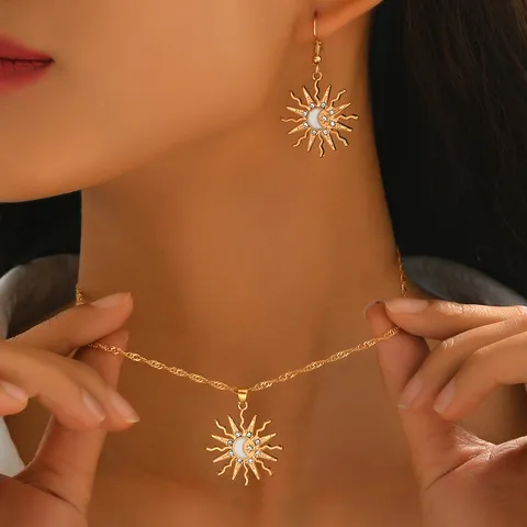 Set di Collana con Pendente Sole e Luna e Orecchini in Lega di Zinco Strass Placcato Oro e Argento Gioielli alla Moda per Festa di Donna