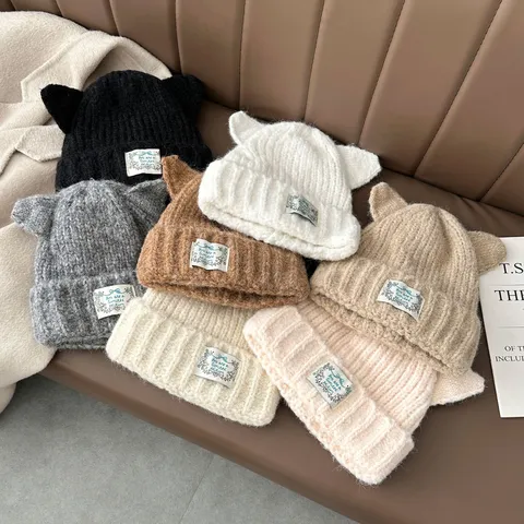 Femmes Hiver Chaud Bonnet en Tricot Mignon Design Oreille de Chat Épaissis Coupe-Vent Pull Casquette Oreillettes Casual Mode