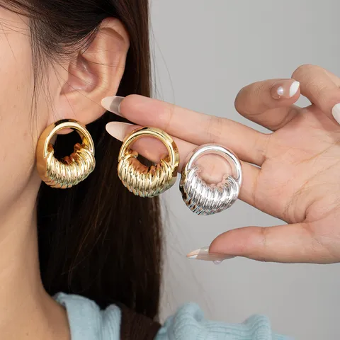 Retro Geometric Bag Stud Earrings Light Luxury CCB Metal Hollow Out Unique Design Fashion Jewelry For Women
