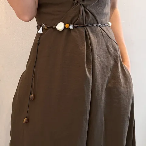 Catenina da Vita in Perline Intrecciata a Mano in Stile Etnico Bohémien per Donna Cintura a Corda con Nappe e Conchiglie in Resina Vintage Accessorio per Vestiti