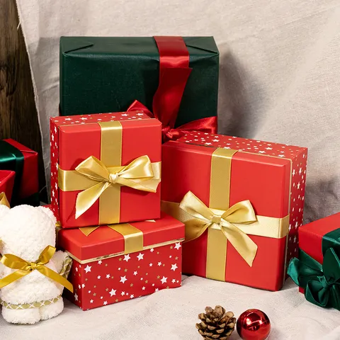 Christmas Red Gift Box With Bow And Star Pattern Lid And Base Packaging Box For Holiday Party Festival Gifting