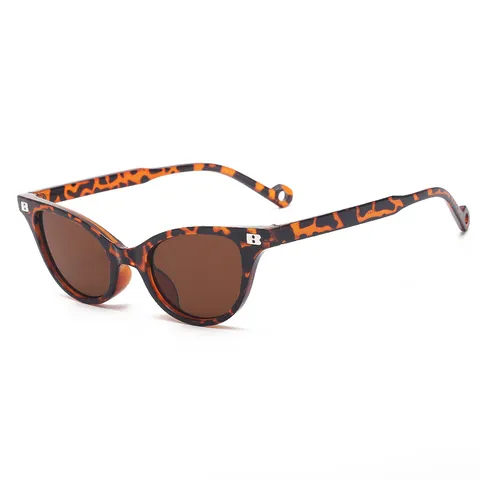 Mode Cat Eye Zonnebril Voor Vrouwen Mannen Metalen Letter Decor Streetwear UV400 Zonnebril Trendy Bril