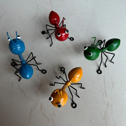 Figurine de Fourmi en Fer Statue d'Insecte en Métal Décor de Jardin Extérieur Ornement de Cour Sculpture Peinte à la Main Décoration de Maison