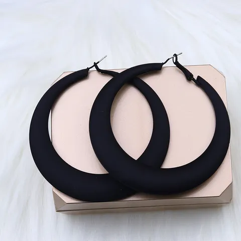 Women Fashion Black Geometric Earrings Minimalist Alloy Hoop Earrings Trendy Trendy Hollow C-Hoop Triangle Stud Jewelry