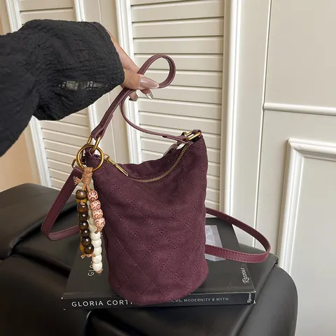 Women's Retro Quilted PU Leather Bucket Bag with Bead Pendant Casual Crossbody Shoulder Bag