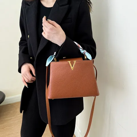 Women Fashion PU Leather Tote Bag Large Capacity Casual Shoulder Crossbody Bag Elegant Metal Lock Satchel Handbag