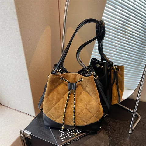 Fashion Women Suede Bucket Bag Quilted Chain Drawstring Shoulder Crossbody Bag Large Capacity Commuting Casual Handbag