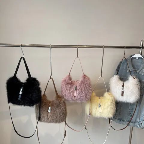 Women Fashion Plush Bucket Bag Winter Soft Faux Fur Shoulder Crossbody Bag Luxury Designer Style Handbag