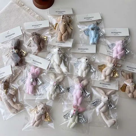Süße Plüsch Tier Schlüsselanhänger Kaninchen Und Bär Anhänger Mit Perlen Und Flügeln Süße Tasche Charme Auto Schlüsselring Zubehör