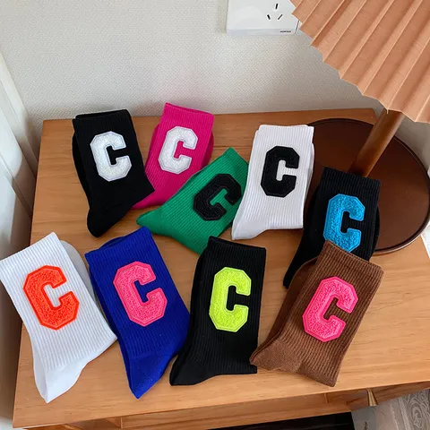 Chaussettes Slouch en Coton Décontractées Automne Hiver pour Femmes Chaussettes Mi-Tube Chaudes avec Broderie de Lettres