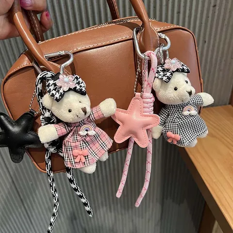 Lindo Osito de Tela a Cuadros Colgante de Bolso Lazo Estrella Llavero Muñeca de Peluche Adorno Colgante de Coche Accesorios de Moda Regalo