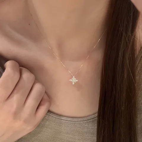 Exquis Collier Pendentif Trèfle à Quatre Feuilles en Argent Sterling 925 pour Femmes Chaîne de Clavicule en Strass Étincelant Cadeau de Bijoux Élégant