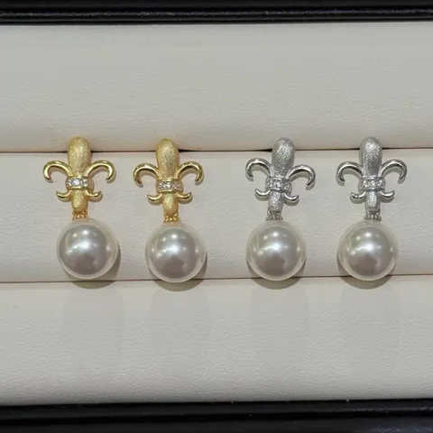 Boucles d'Oreilles Clous en Argent Sterling 925 Fleur-De-Lis Perle Artificielle pour Femme Vintage Mat Strass Incrusté Bijoux Élégant