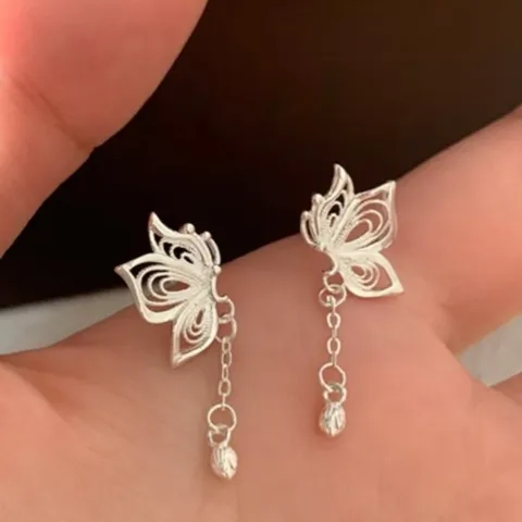 Boucles d'Oreilles Clous en Argent Sterling S925 avec Gland Papillon pour Femmes Papillon Évidé Style de Bijoux Frais et Sucré
