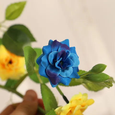 Ghlanda di Fiori di Seta di Vite Cosmos Artificiale per Decorazioni d'Interni Festive di Matrimoni da Appendere alla Porta di Casa