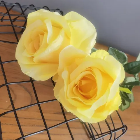 Flor de Rosa de Seda Artificial Tallo Único Flor Falsa Para Decoración de Fiesta de Boda de Hogar Moderno Accesorios de Fotografía
