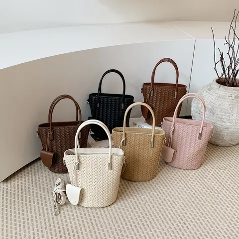 Damen Gewebte Beuteltasche PU Leder Handtasche Lässige Pendler Umhängetasche Stilvolle Alltags-Handtasche