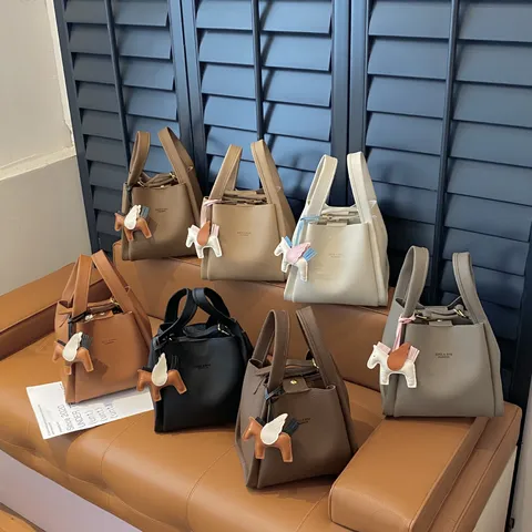 Koreanischer Ins Stil PU Leder Beuteltasche Vintage Mutter Kind Umhängetasche Mit Anhänger Damen Mode Handtasche