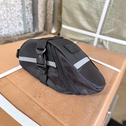 Sacoche de Selle de Vélo Étanche Pochette Arrière de VTT Sac à Outils de Réparation de Vélo Avec Bande Réfléchissante Équipement Extérieur