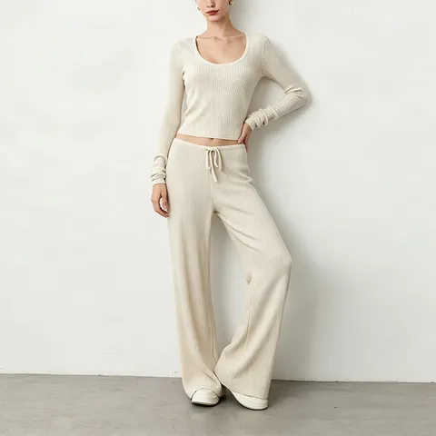 Ensemble de Yoga Côtelé pour Femmes Haut à Manches Longues Slim Coupe en U et Pantalon Large Fluide
