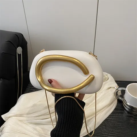 Bolso Bandolera de Cuero PU Retro Europeo Moda Redondo Bolso de Noche Elegante Cadena de Metal Bolso de Hombro Para Mujeres