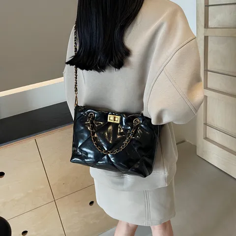 Damen Gesteppte Tragetasche Mode PU Leder Schulter Umhängetasche Mit Metallkette Und Schlossverschluss Klassisches Design Handtasche
