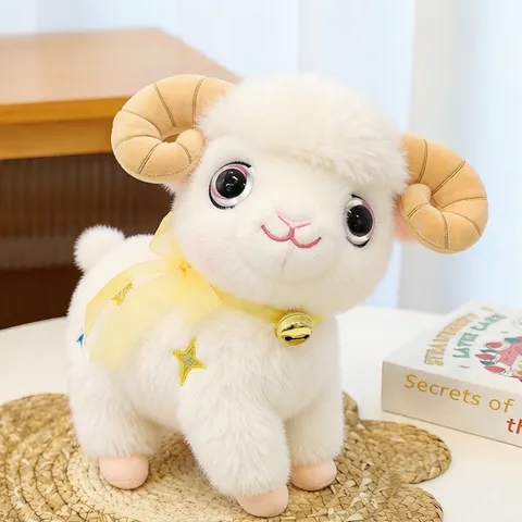 Simpatico Giocattolo di Peluche di Piccola Pecora Con Campana E Ricamo Stella Bambola Morbida Regalo