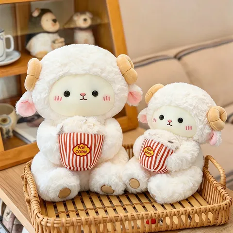 Simpatico Agnello di Peluche Seduto Morbido Animale Impagliato Con Secchio di Popcorn Adorable Cuscino di Agnello Regalo di Compleanno Per Bambini