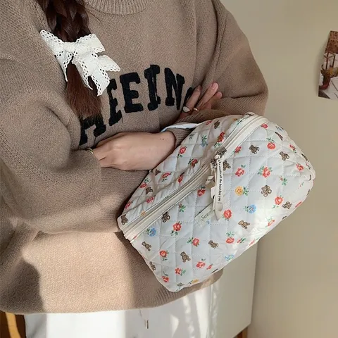 Trousse de Maquillage Matelassée Mignon Ours de Dessin Animé Imprimé Floral Portable Grande Capacité Voyage Pochette de Toilette