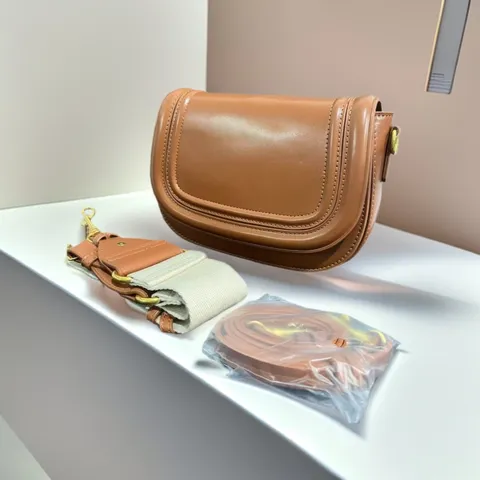Women PU Leather Saddle Bag Stylish Flap Crossbody Bag With Stitching Detail Casual Daily Shoulder Handbag