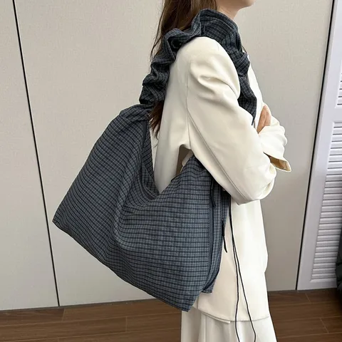Women Casual Plaid Shoulder Bag Large Capacity Nylon Tote Bag Korean Style Scrunchie Strap Slouchy Hobo Bag For Daily Office Work