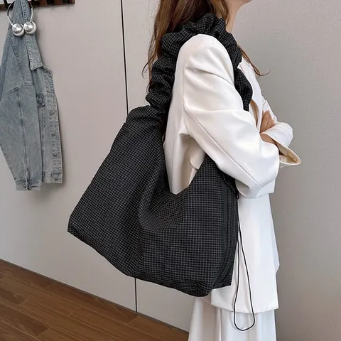 Women Casual Plaid Shoulder Bag Large Capacity Nylon Tote Bag Korean Style Scrunchie Strap Slouchy Hobo Bag For Daily Office Work