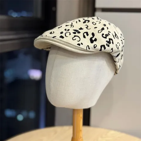 Mujer Retro Estampado de Leopardo Gorra Plana Ajustable Ante Boina Moda Casual Cálido Ala Corta Sombrero Streetwear Femenino