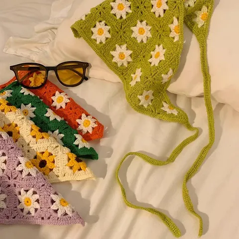 Foulard Triangolare con Margherita Lavorato a Maglia da Donna Fascia per Capelli all'Uncinetto Accessorio Moda Viaggio Estivo