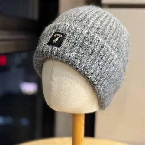 Winter Warm Knitted Beanie Hat For Women Thickened Windproof Skull Cap With Pearl And Tag Fashion Cap