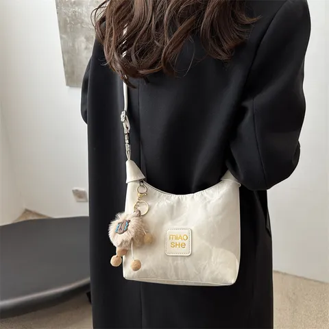 Minimalist PU Leather Pleated Shoulder Bag For Women Large Capacity Urban Hobo Bag With Charm Solid Color Crossbody Handbag