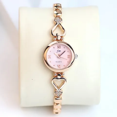 Fashion Women Heart Shaped Hollow Rhinestone Alloy Quartz Watch Elegant Round Dial Roman Numeral Wrist Watch Jewelry Gift