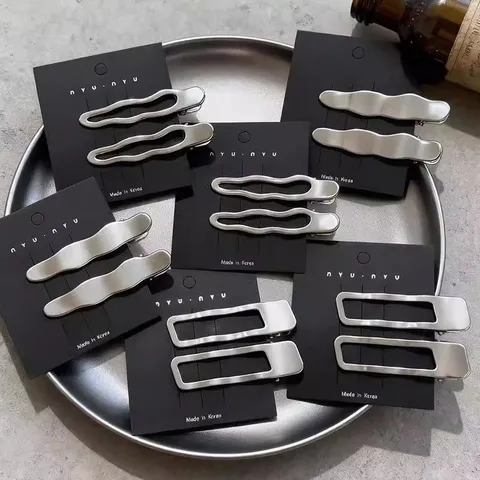 Pince à Cheveux en Métal Minimaliste Géométrique Creux Vague Frange Latérale Épingle à Cheveux pour Femmes Accessoires de Coiffure