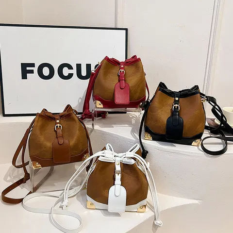 Vrouwen Mode Emmertas PU Leer Schouder Crossbody Tas Casual Woon-werk Handtas Stijlvol Trekkoord Retro Tas