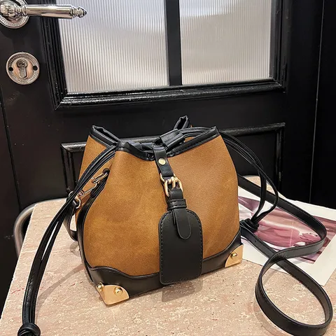 Vrouwen Mode Emmertas PU Leer Schouder Crossbody Tas Casual Woon-werk Handtas Stijlvol Trekkoord Retro Tas